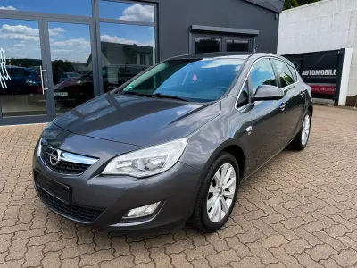 Gebraucht Opel Astra Edition 87 PS (63 kW) 2012 Grau Limousine