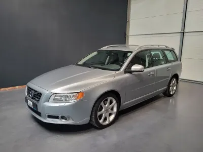Używany Volvo V70 R-Design 203 KM (149 kW) 2011 Srebrny Kombi