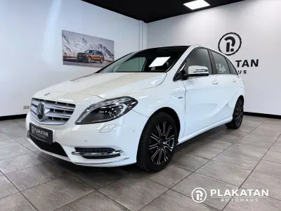 Gebraucht Mercedes B180 122 PS (89 kW) 2012 Weiß Van / Kleinbus