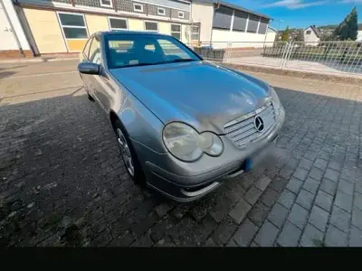 Second-hand Mercedes C200 163 CP (119 kW) 2004 Auriu Coupe