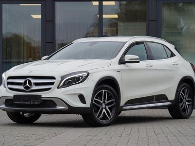 Weiß Gebraucht 2016 Mercedes GLA180 Edition SUV | 17.980 € (Fairer Preis)