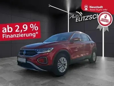 Używany VW T-Roc Life 110 KM (80 kW) 2022 Czerwony SUV