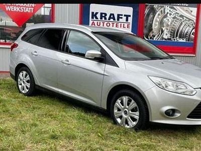 Gebraucht Ford Focus Trend 125 PS (91 kW) 2012 Silber Kombi