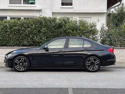 Gebraucht BMW 320 163 PS (119 kW) 2014 Schwarz Limousine