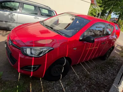 Gebraucht Hyundai i20 86 PS (63 kW) 2013 Rot Kleinwagen