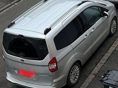 Usata Ford Tourneo Courier 101 CV (74 kW) 2019 Argento Monovolume