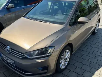 Gebraucht VW Golf Sportsvan Allstar 150 PS (110 kW) 2015 Braun Van / Kleinbus