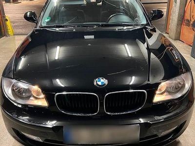 Gebraucht BMW 118 143 PS (105 kW) 2011 Schwarz Kleinwagen