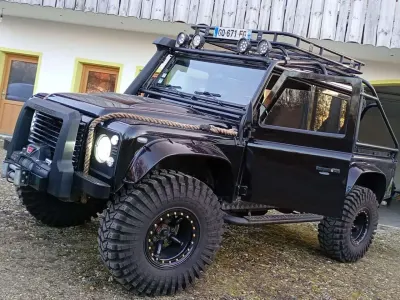 Gebraucht Land Rover Defender 122 PS (89 kW) 2008 Schwarz Kombi