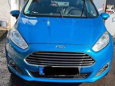 Blau Gebraucht 2014 Ford Fiesta Kleinwagen | 5.300 €