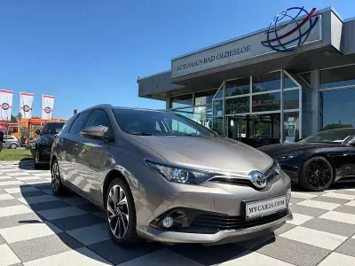 Gebraucht Toyota Auris Design 116 PS (85 kW) 2015 Braun Kombi