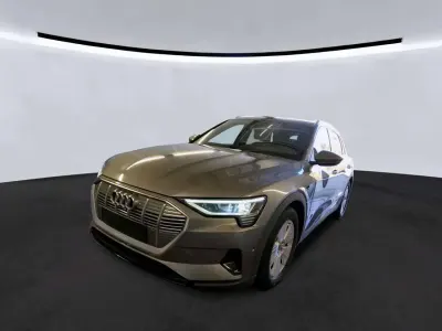 Używany Audi e-tron Comfort 230 kW (313 KM) 2022 Szary SUV