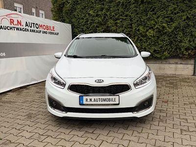 Weiß Gebraucht 2016 Kia Ceed Sportswagon Edition 7 Kombi | 5.700 € (Etwas zu teuer)