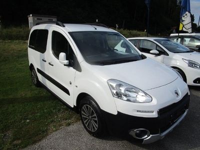 Gebraucht Peugeot Partner Tepee Outdoor 115 PS (84 kW) 2014 Weiss Van / Kleinbus