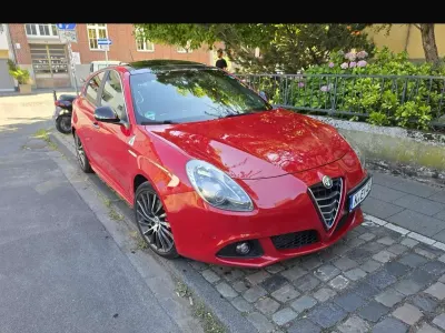 Gebraucht Alfa Romeo Giulietta Quadrifoglio Verde 241 PS (177 kW) 2015 Kleinwagen