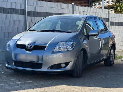Gebraucht Toyota Auris 126 PS (92 kW) 2009 Silber Kleinwagen