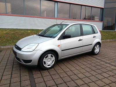 Silber Gebraucht 2005 Ford Fiesta Limousine | 2.000 € (Fairer Preis)