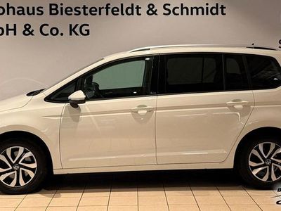 Używany VW Touran Active 150 KM (110 kW) 2021 Biały Minivan