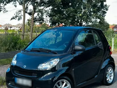 Gebraucht Smart ForTwo Coupé 61 PS (44 kW) 2009 Schwarz Coupé