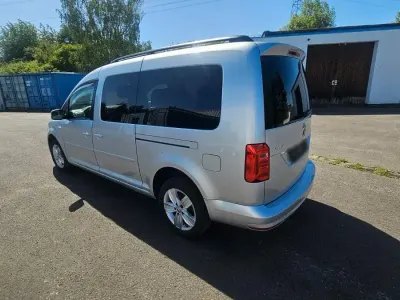 Gebraucht VW Caddy Maxi Comfortline 150 PS (110 kW) 2018 Silber Van / Kleinbus