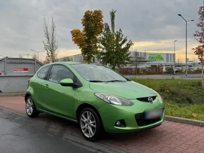 Gebraucht Mazda 2 75 PS (55 kW) 2009 Grün Kleinwagen