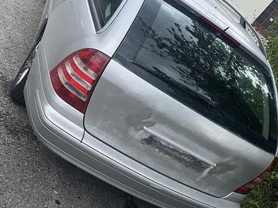 Mercedes C180