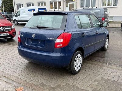 Blau Gebraucht 2014 Skoda Fabia Cool Edition Limousine | 4.600 € (Guter Preis)