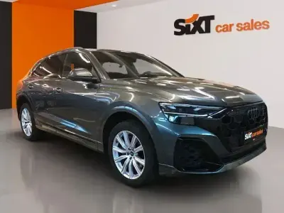 Używany Audi Q8 S-Line 340 KM (250 kW) 2025 Szary SUV