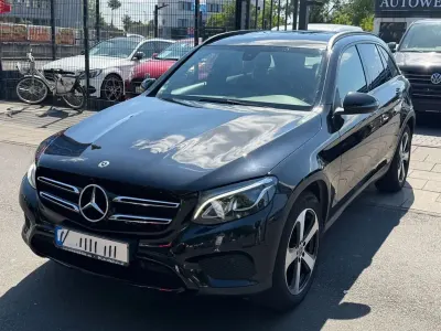 Używany Mercedes GLC250 204 KM (150 kW) 2018 Czarny SUV