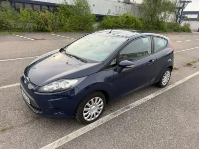 Usata Ford Fiesta Trend 60 CV (44 kW) 2010 Blu Utilitaria