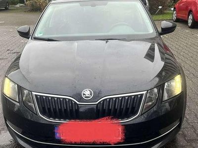 Gebraucht 2017 Skoda Octavia Ambition Kombi | 14.800 € (Etwas zu teuer)
