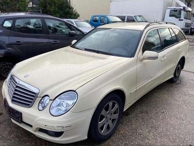 Gebraucht Mercedes E200 136 PS (100 kW) 2009 Hellelfenbein Kombi