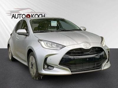 Neu Toyota Yaris Hybrid 116 PS (85 kW) 2026 Silber Limousine