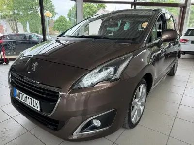 Gebraucht Peugeot 5008 Allure 120 PS (88 kW) 2015 Braun Van / Kleinbus