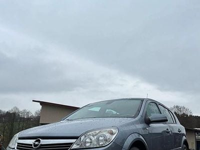 Gebraucht Opel Astra 116 PS (85 kW) 2008 Grau Limousine