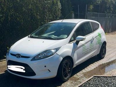 Gebraucht Ford Fiesta 82 PS (60 kW) 2009 Weiß Kleinwagen