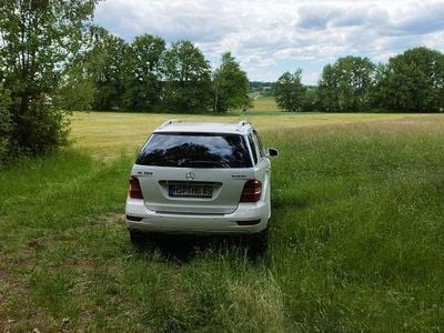 Second-hand Mercedes ML350 Edition 231 CP (169 kW) 2011 Alb SUV