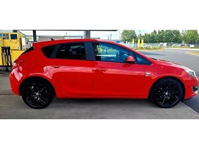 Gebraucht Opel Astra 160 PS (117 kW) 2012 Rot Limousine