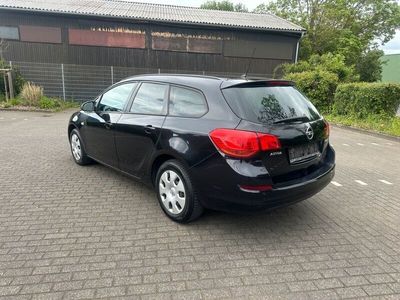 gebraucht Opel Astra Sports Tourer 1.4l/Klima/Inspektion & Tüv Neu