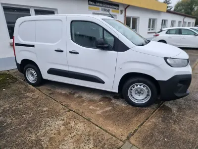Gebraucht Citroën Berlingo 102 PS (75 kW) 2025 Weiß Van / Kleinbus