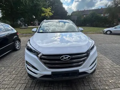 Gebraucht Hyundai Tucson Advantage 132 PS (97 kW) 2016 Weiß SUV