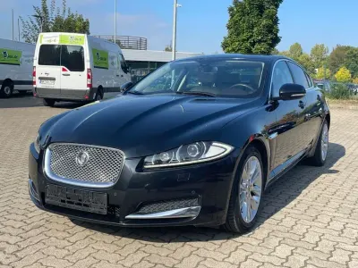 Gebraucht Jaguar XF 190 PS (139 kW) 2011 Schwarz Limousine