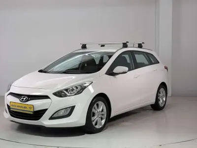 Gebraucht Hyundai i30 135 PS (99 kW) 2015 Weiß Kombi
