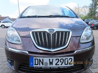 Gebraucht Lancia Musa 95 PS (69 kW) 2010 Braun Van / Kleinbus