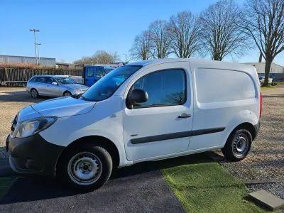 Używany Mercedes Citan 109 90 KM (66 kW) 2017 Biały Minivan