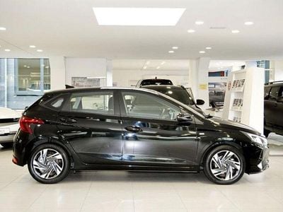 Phantom black / met Gebraucht 2023 Hyundai i20 Trend Kleinwagen | 17.780 € (Fairer Preis)