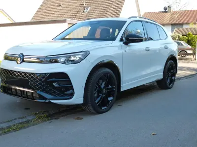 Gebraucht VW Tiguan R-line 150 PS (110 kW) 2024 Weiß SUV