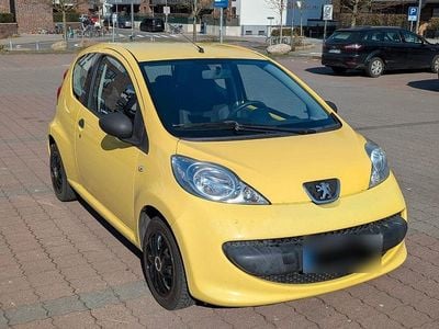 Usata Peugeot 107 Filou 68 CV (50 kW) 2006 Giallo Utilitaria
