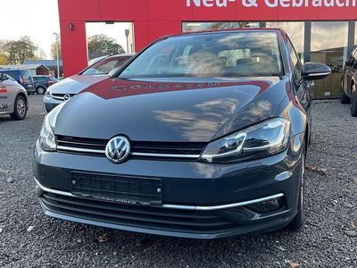 Gebraucht VW Golf VII Comfortline 110 PS (80 kW) 2017 Uranograu Kleinwagen