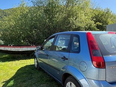 Usata Ford Fiesta 80 CV (58 kW) 2003 Blu Utilitaria